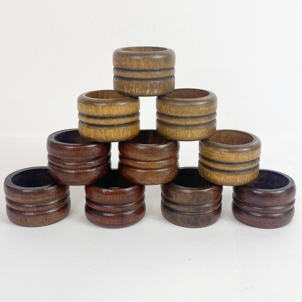 Vintage Lot of 10 Round Carved Wood Brown Wood MCM Farmhouse Napkin Rings